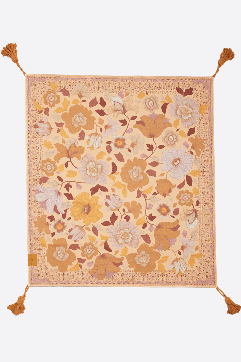 Grande Fleur Picnic Rug - Dawn