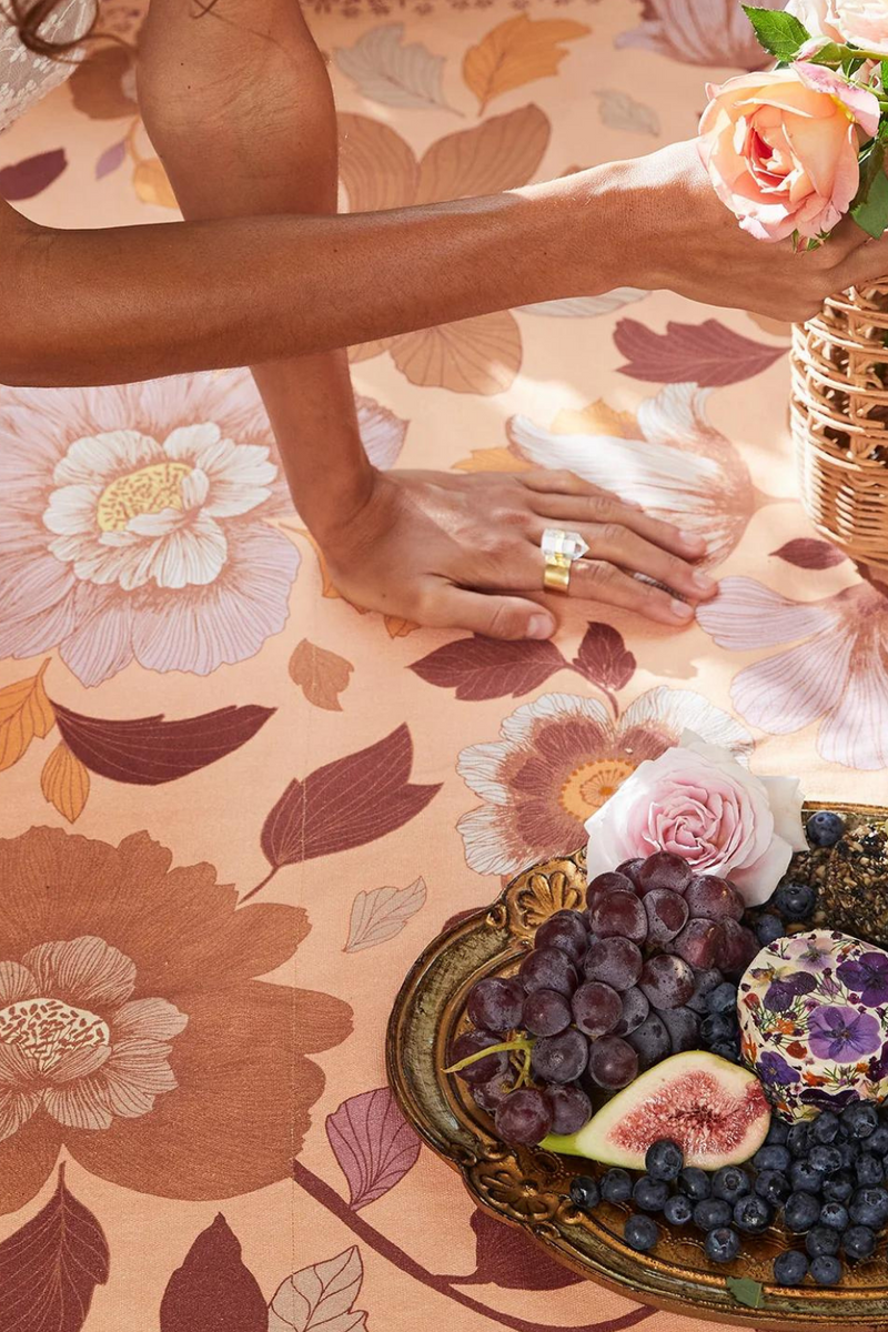 Grande Fleur Picnic Rug - Dawn